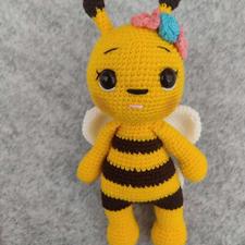 بافنده هستم. (عروسک،اشارپ، شال مبل و....)