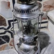 چراغ زنبوری نفتی قدیمی