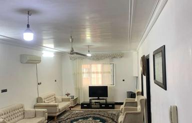 ویلایی دو طبقه حدودا 200 متر بنا