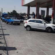 کارگر پمپ بنزین