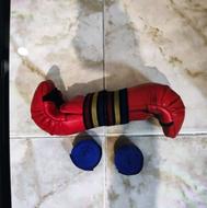 دستکش کاراته و بانداژ