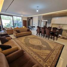 خانم جهت امور منزل