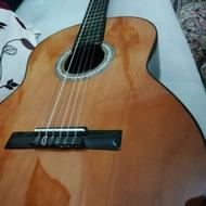 گیتار یاماها مدل C40