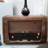 تعدادی رادیو وتلوزیون لامپی