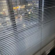 ویترین شیشه ای