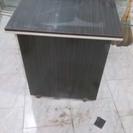 میز اداری 3کشو وصندلی راحتی ابعاد 120×70 قفسه شیشه رومیز