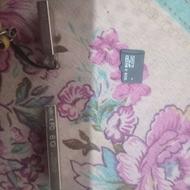 1عدد فلش 8گیگ1عددمموری8گیگ