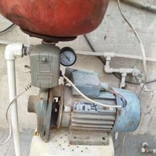 پمپ اب اصلی قدیم پمپ اب ساختمان باغ