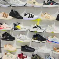 فروشگاه کیف و کفش پاورچین فروش ویژه کتونی و کفش به قیمت قبل