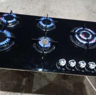 یک اجاق‌گاز تمیز بشرط بدونه کوچکترین لک بفروش میرسد