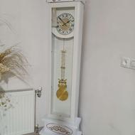 ساعت ایستاده و گل