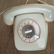 تلفن ثابت قدیمی