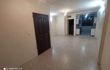 آپارتمان تک واحدی طبقه اول پارکینگ دار