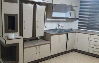 ساختمان 180 متر ورودی مجزا، دو طبقه، حسین آباد