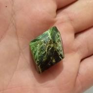 گارنت سبز طبیعی