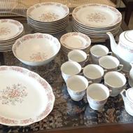 سرویس چینی گلسرخی 47 پارچه