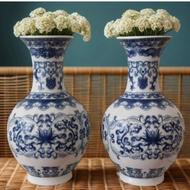 یک جفت گلدان چینی