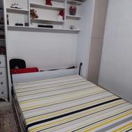 تخت تاشو دیواری دونفره به همراه خوشخواب و باکس طبقات