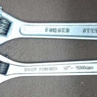 2عدد آچار فرانسه یکی کوچک وبزرگ سالم