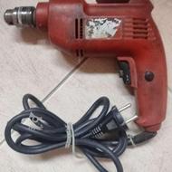 یه سری لوازم ابزار آلات مثل آچار فرانسه انبر قفلی انبر دست