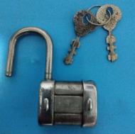 کلید و قفل قدیمی