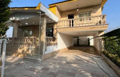 نیم پیلوت 210متری دارای پارکینگ مسقف در کلوده