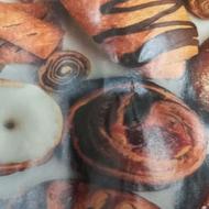 فروشنده در فروشگاه بیکری