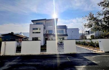 600 متر ویلای مدرن/استخردار/آسانسور لتینگان 