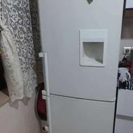 یخچال فریزر کاملا سالم