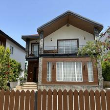 فروش ویلا شهرکی /مدرن تلفیقی از کلاسیک/قیمت استثنایی