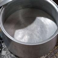 قابلمه بزرگ وضخیم و تشت روی