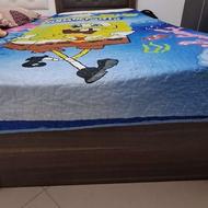 تخت نو فقط برای دکور در اتاق خواب بود