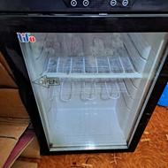 فروش یک فریزر کوچک