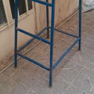 چهارپایه آهنی