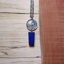 گردنبند سکه شیر و خورشید و سنگ لاجورد