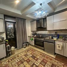  فردوس شرق/115 متر فول/تمیز/سالن پرده خور/ خوش نقشه