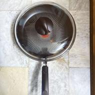 ماهی تابه اصل تفال سایز 30 با درب پیرکس کاملا نو