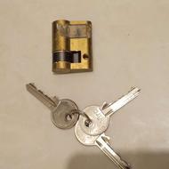 قفل درب با سه کیلید