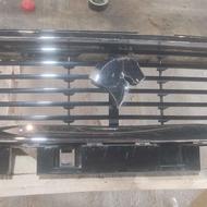 جلو پنجره تارا دستی