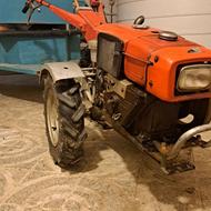 تیلر با تریلی. بسیار تمیز و لاستیک ها بسیار نو .