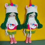 2 دختر دونه برفی با لباس تکشاخ