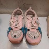 کفش و کتانی دخترانه