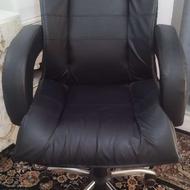 صندلی مدیریت با قابلیت تنظیم ارتفاع