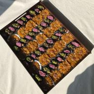 سینی حلوا و خرما