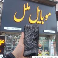 گوشی نمایشگر شکسته با کارتن خریدارم