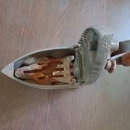 اتو زغالی قدیمی