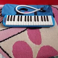 ملودیکا ، دو و نیم اکتاو