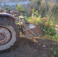 خدمات تراکتور مکان سخت چوب صنوبر