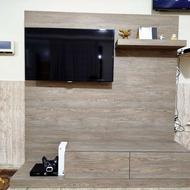 میز تلویزیون ایستاده