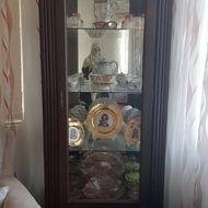 ویترین از‌‌جنس‌‌‌چوب‌‌‌و‌شیشه